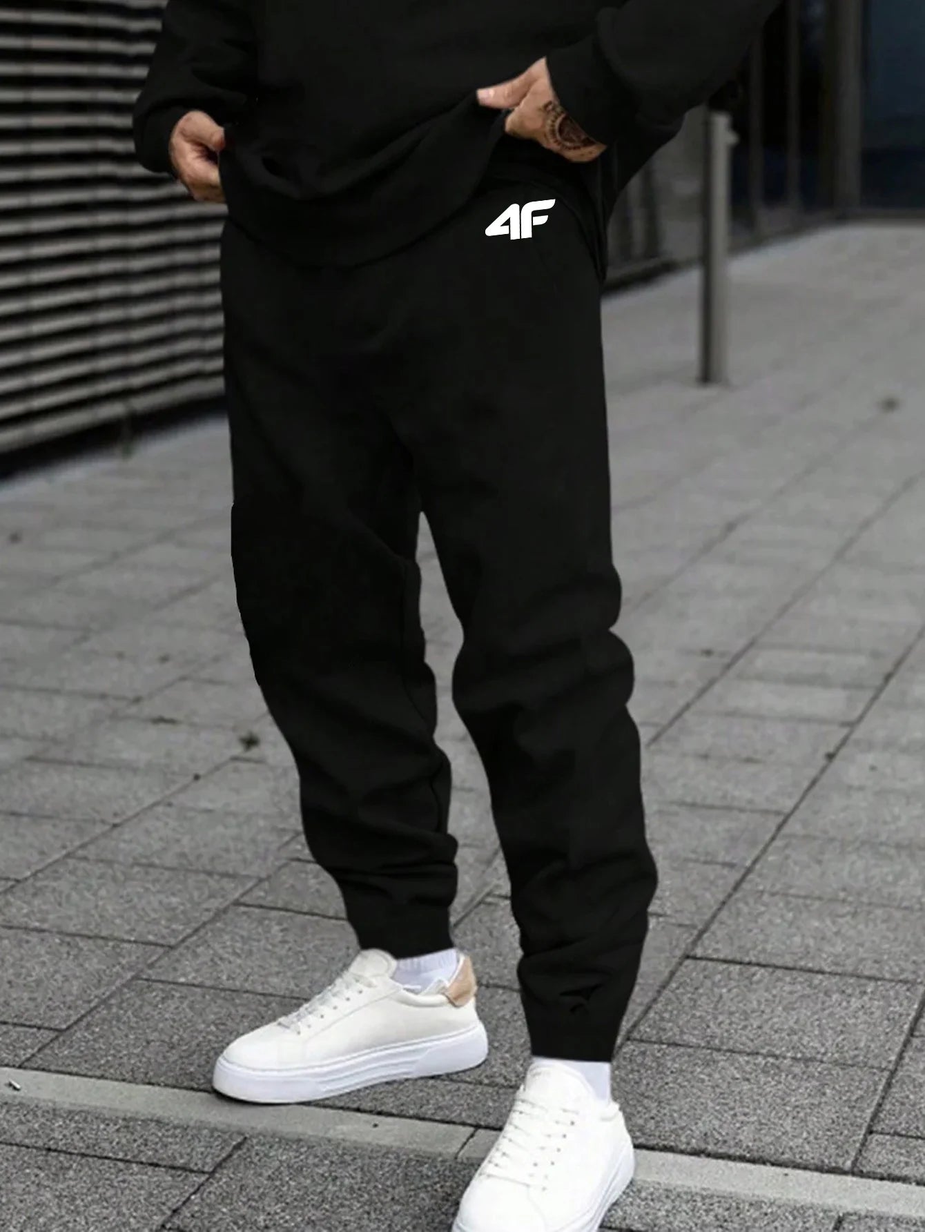 Men’s Sports Tracksuit Set – Long Sleeve Sweatshirt & Joggers